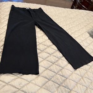Evereve wide leg black jean/ stretch trousers with patch front pocket